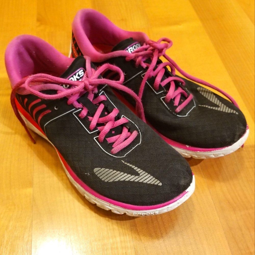 Brooks Pure Flow 6 Women's Running Shoes, size 8.5